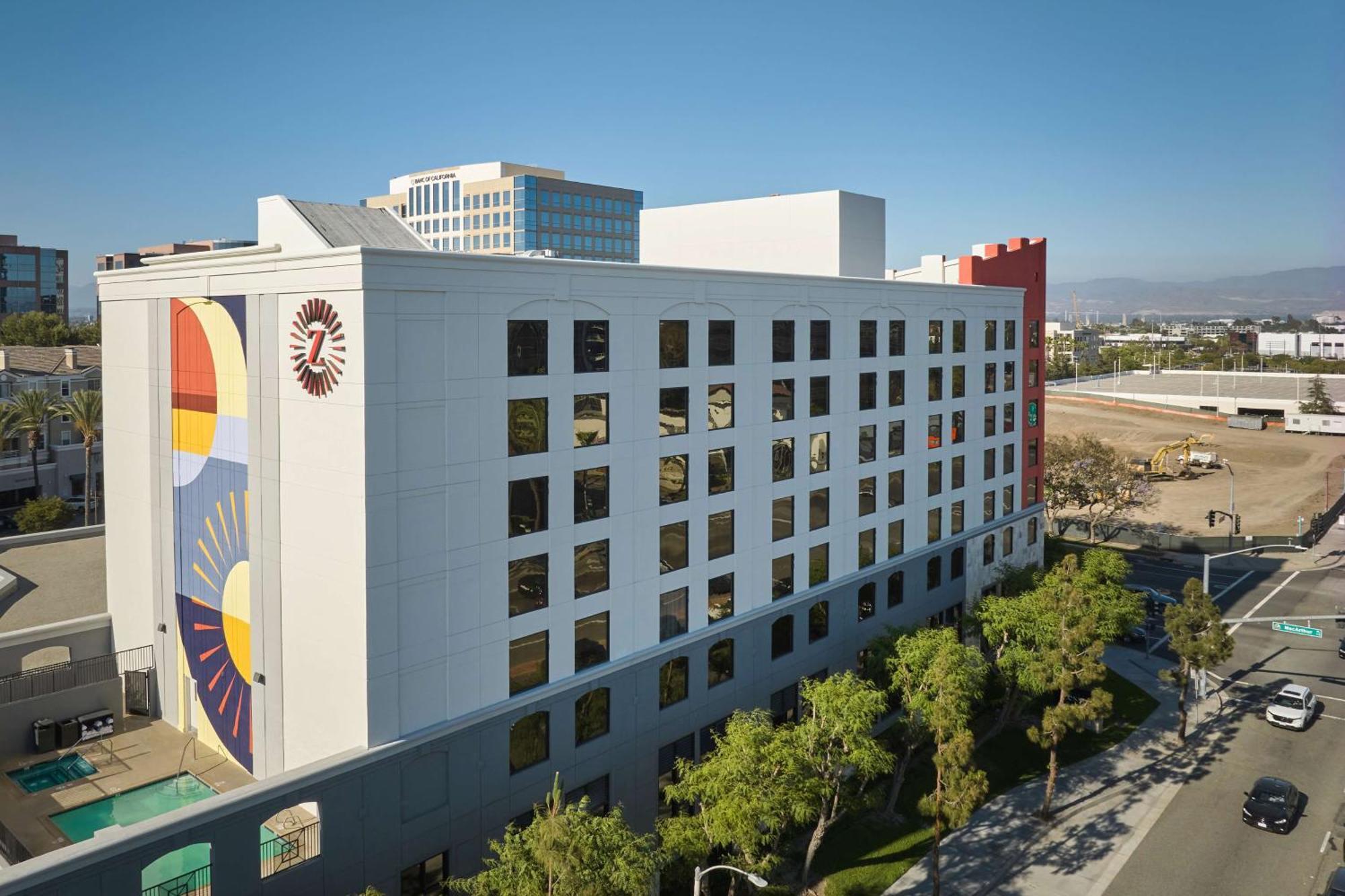 Hotel Zessa Orange County Airport, A Doubletree By Hilton Santa Ana Bagian luar foto